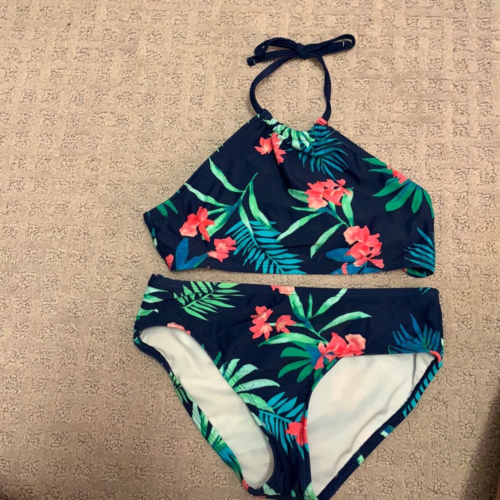 super cute kids bathing suit ONLY WORN ONCE